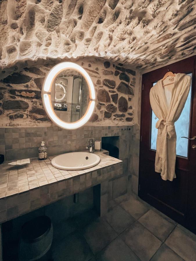 Talking Stones Bed & Breakfast Долчеакуа Екстериор снимка