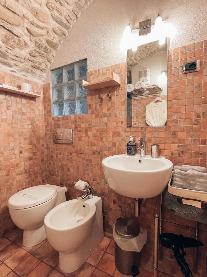 Talking Stones Bed & Breakfast Долчеакуа Екстериор снимка