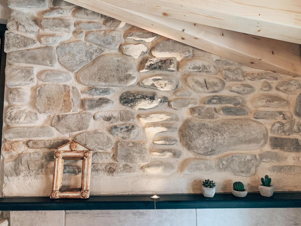 Talking Stones Bed & Breakfast Долчеакуа Екстериор снимка