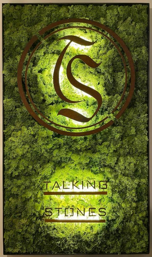 Talking Stones Bed & Breakfast Долчеакуа Екстериор снимка